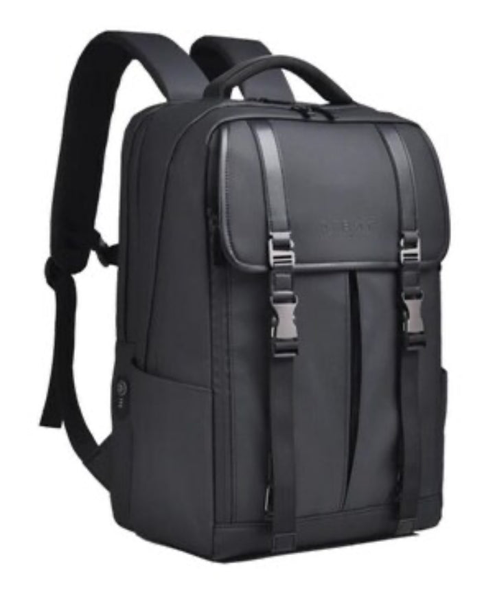 حقيبة ذكية تعمل مع مروحة تبريد بالإضافة إلى بنك الطاقة لشحن الهاتف